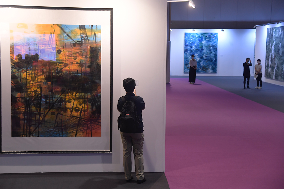 欧洲时报–欧时网-欧时大参-香港首届“艺文香港 ART HONG KONG”展会开幕