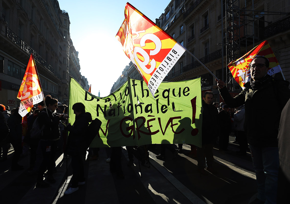 法国全国大罢工：75万人参与，反对延迟退休