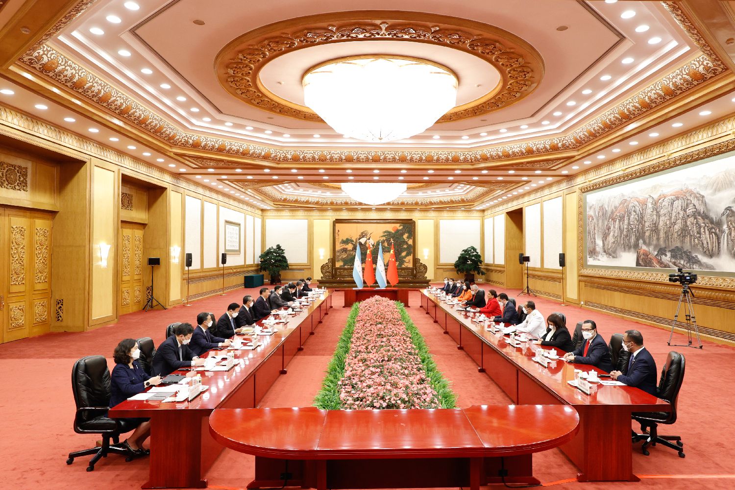 欧洲时报–欧时网-欧时大参-中国国家主席习近平同洪都拉斯总统卡斯特罗举行会谈