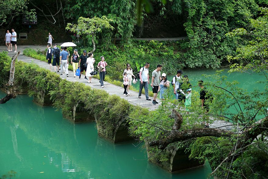 欧洲时报–欧时网-欧时大参-夏季旅游持续升温 中国多地迎来暑期旅游“热”