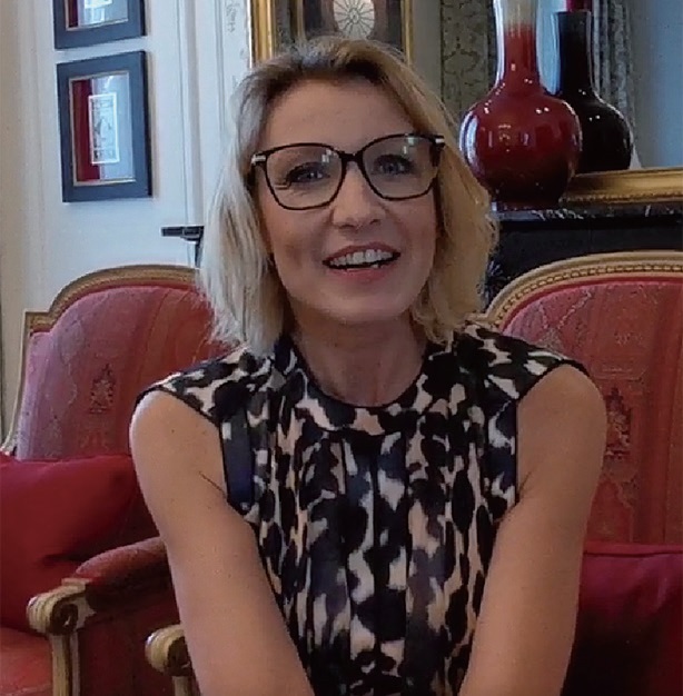 法国女演员亚历山德拉·拉米接受欧时专访,畅谈她眼中的女性力量.