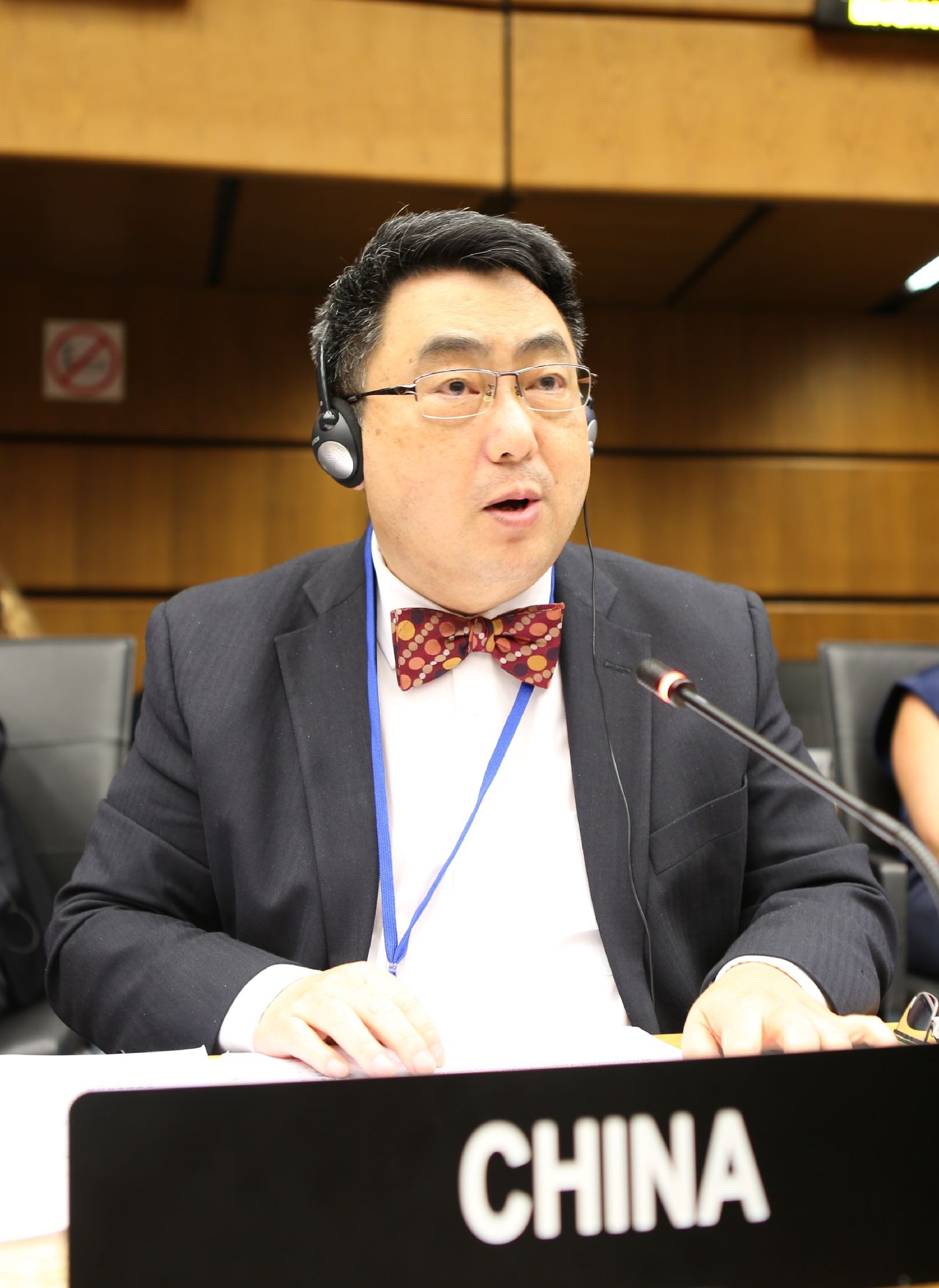 王群说,美英澳核潜艇合作是赤裸裸的核扩散行径