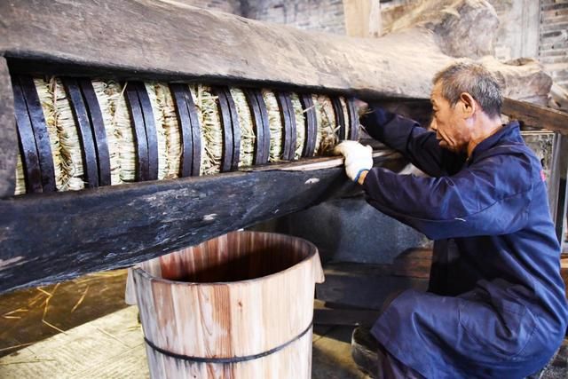 湖南道县古法舂榨茶油飘香