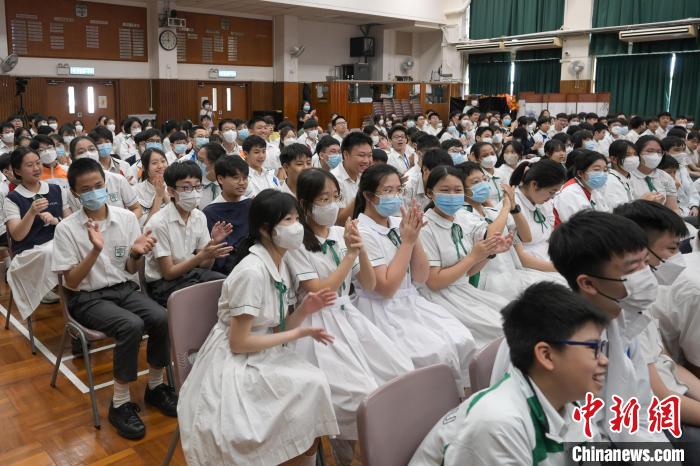 欧洲时报–欧时网-欧时大参-传统曲艺进校园 香港培侨中学举行传统