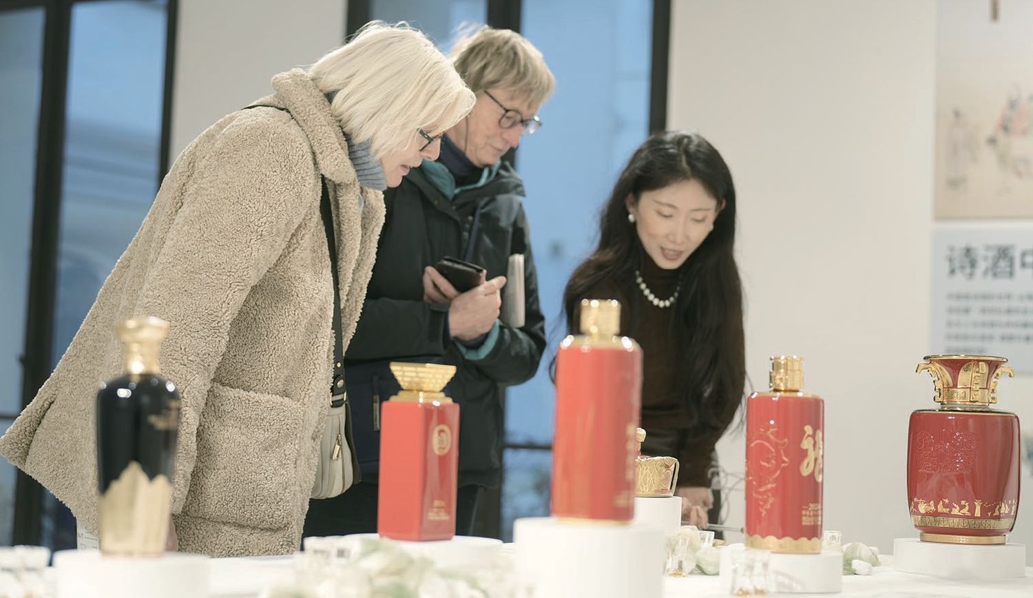 欧洲时报–欧时网-欧时大参-“中国韵味”巴黎文化展亮相塞纳河畔