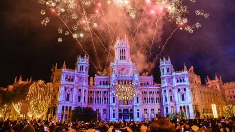 西班牙马德里举行圣诞亮灯仪式