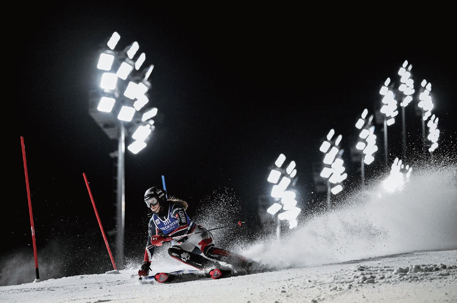 高山滑雪世界杯女子回转赛在法阿尔卑斯山举行