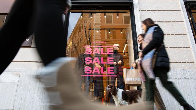 没有好折扣就不买 意大利打折季消费者紧盯性价比