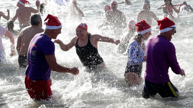 意大利：跳水庆祝新年