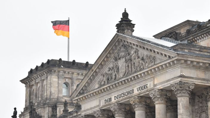 德国总理默茨访印 德媒：涉军工合作、技工以及俄罗斯问题