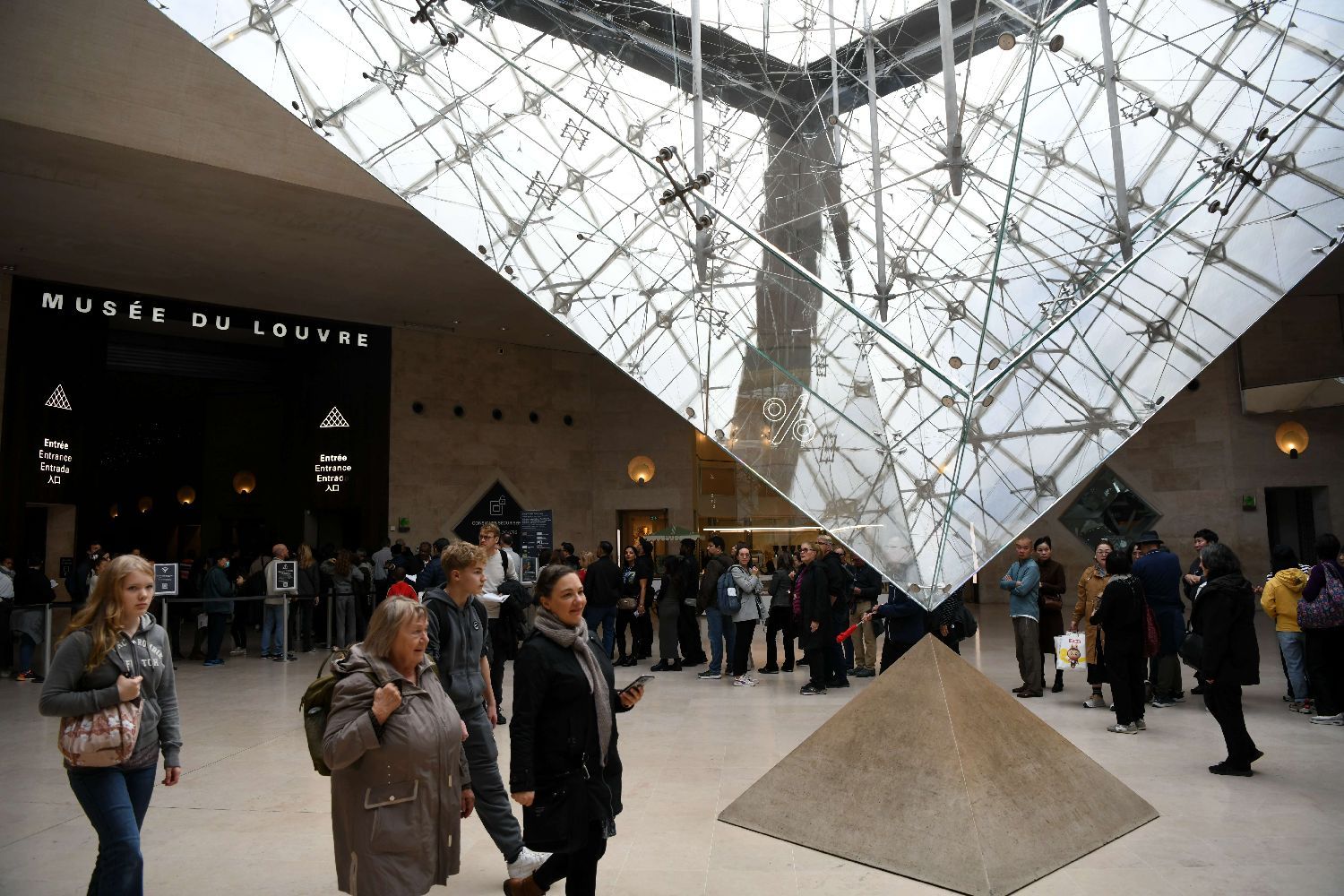 非欧盟游客加价45% 法国卢浮宫门票正式上调