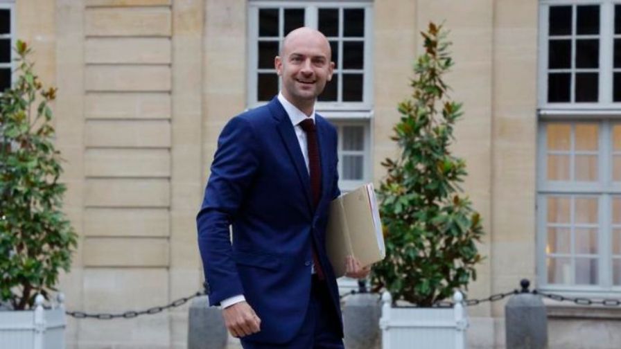 法国召见伊朗大使谴责镇压行为