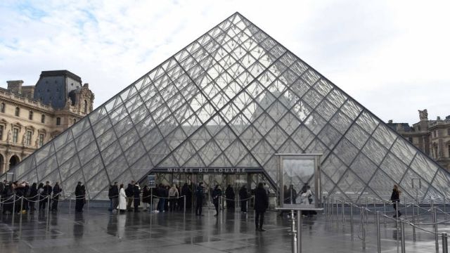 法国卢浮宫对大多数非欧盟国家游客提价