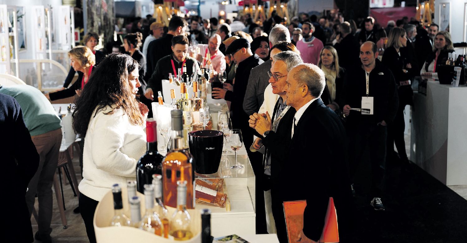 巴黎酒展 马克龙挺“法式生活艺术”