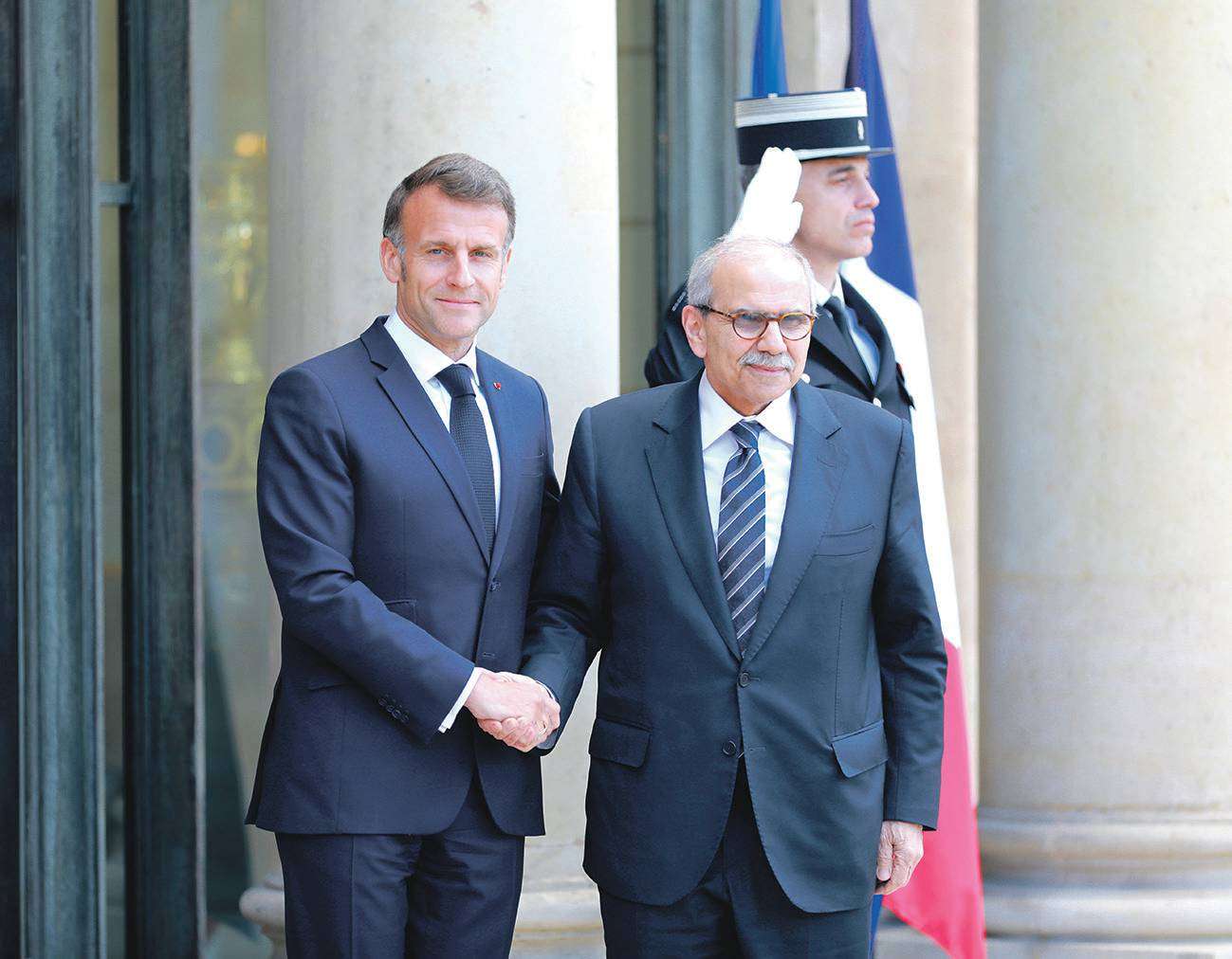 马克龙会见黎巴嫩总理