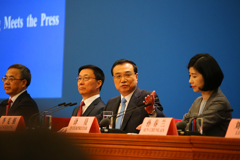李克强答记者问:回应民生掏心掏肺,捍卫主权掷地有声